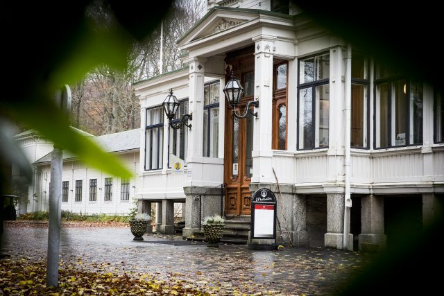 Entrén till Wendelsbergs folkhögskola