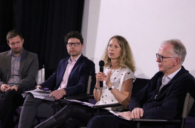 Foto av paneldeltagarna.