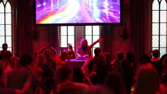 Från den nyktra klubben Ecstatic Dance Journey, Mariatorget, Stockholm