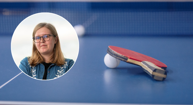 Pingisbord på fritidsgård samt porträttfoto på Astrid Miller, ungdomspolitisk talesperson för Movendi.