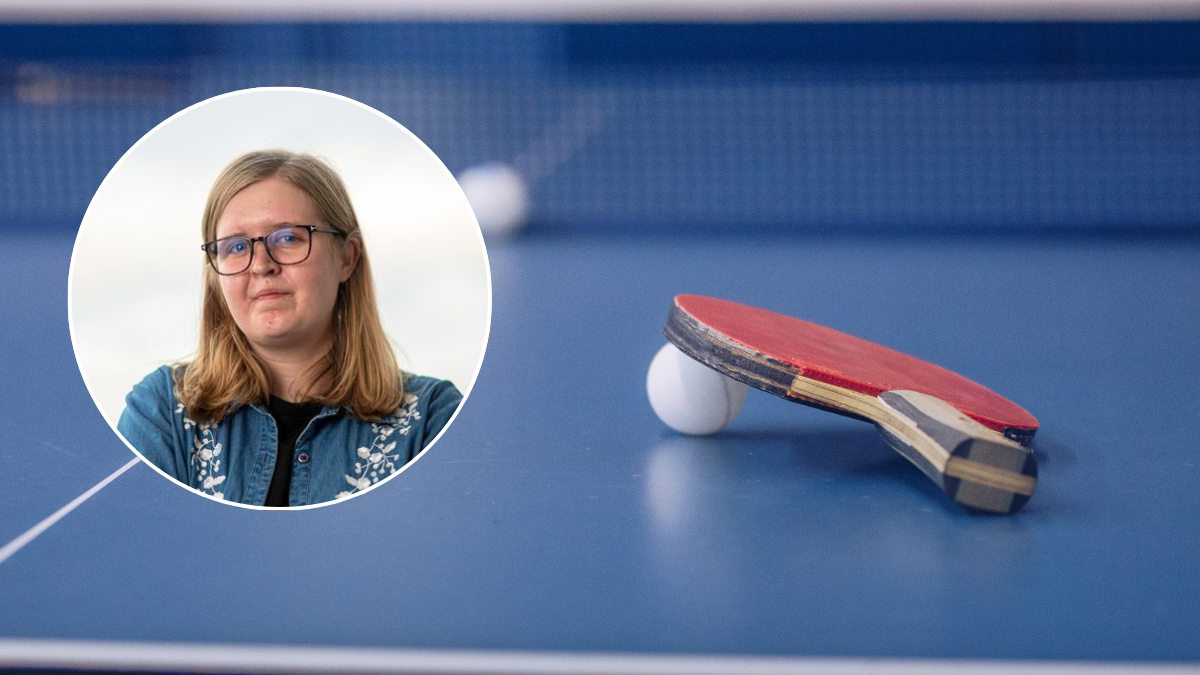 Pingisbord på fritidsgård samt porträttfoto på Astrid Miller, ungdomspolitisk talesperson för Movendi.